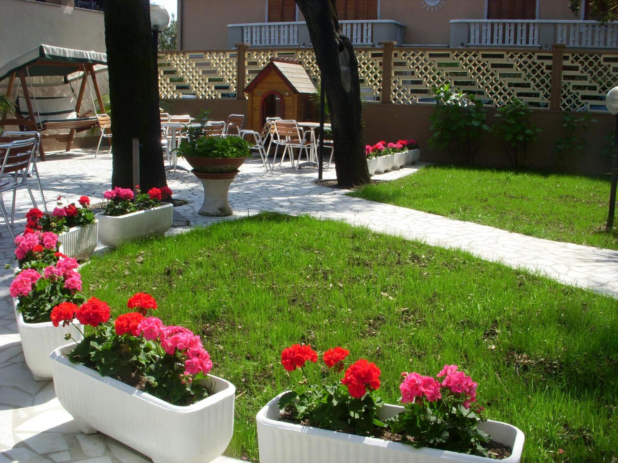 Hotel Roma Marina di Massa Esterno foto