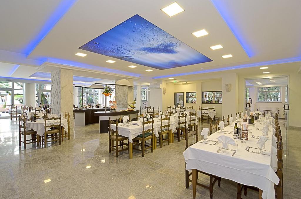 Hotel Roma Marina di Massa Esterno foto