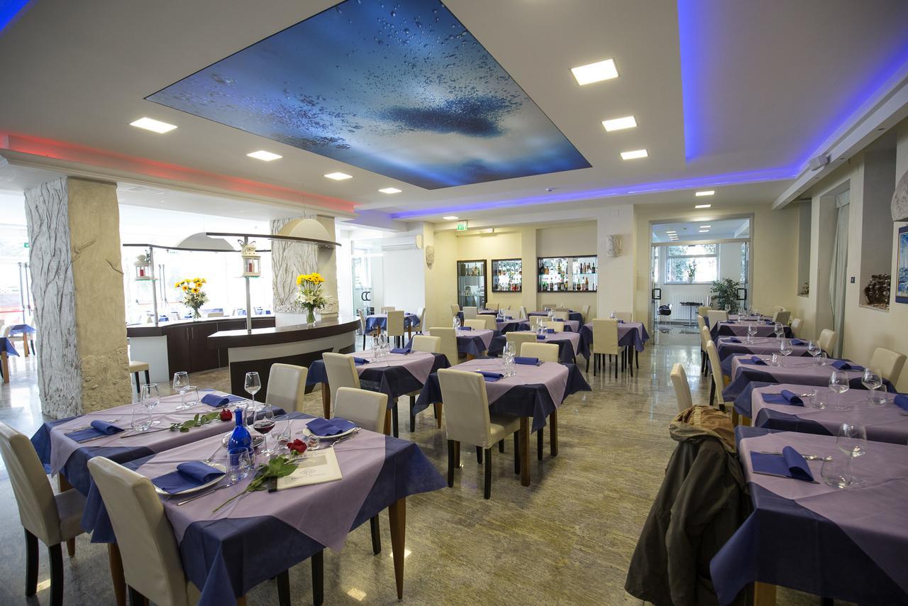 Hotel Roma Marina di Massa Esterno foto